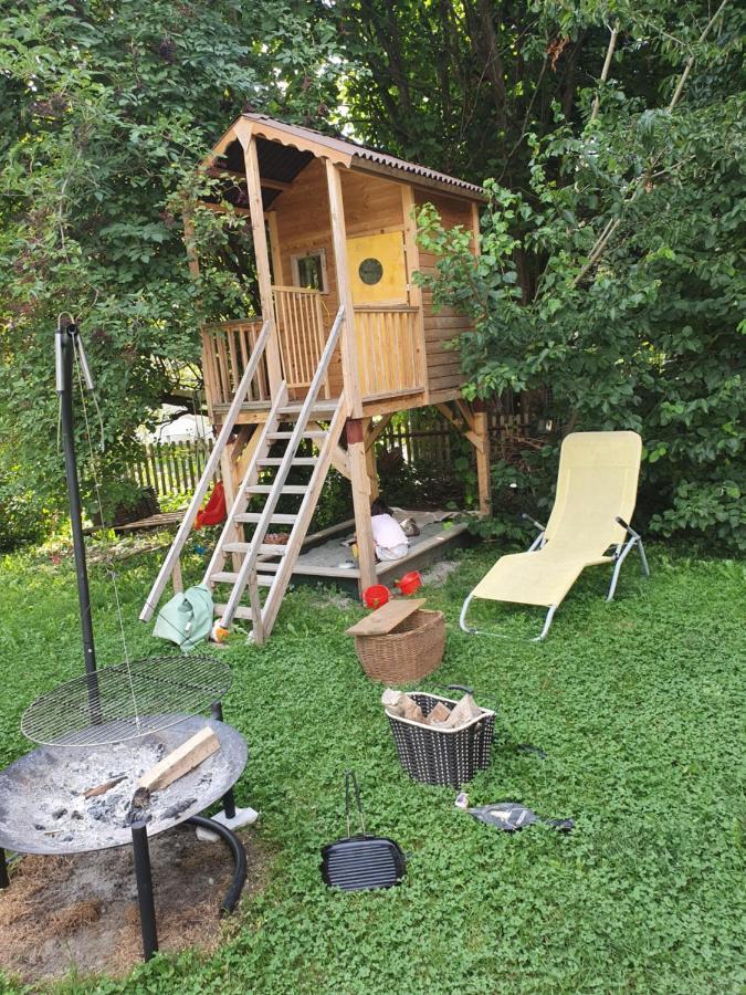 Zentral Gelegene Wohnung Mit Grossem Garten インターラーケン エクステリア 写真